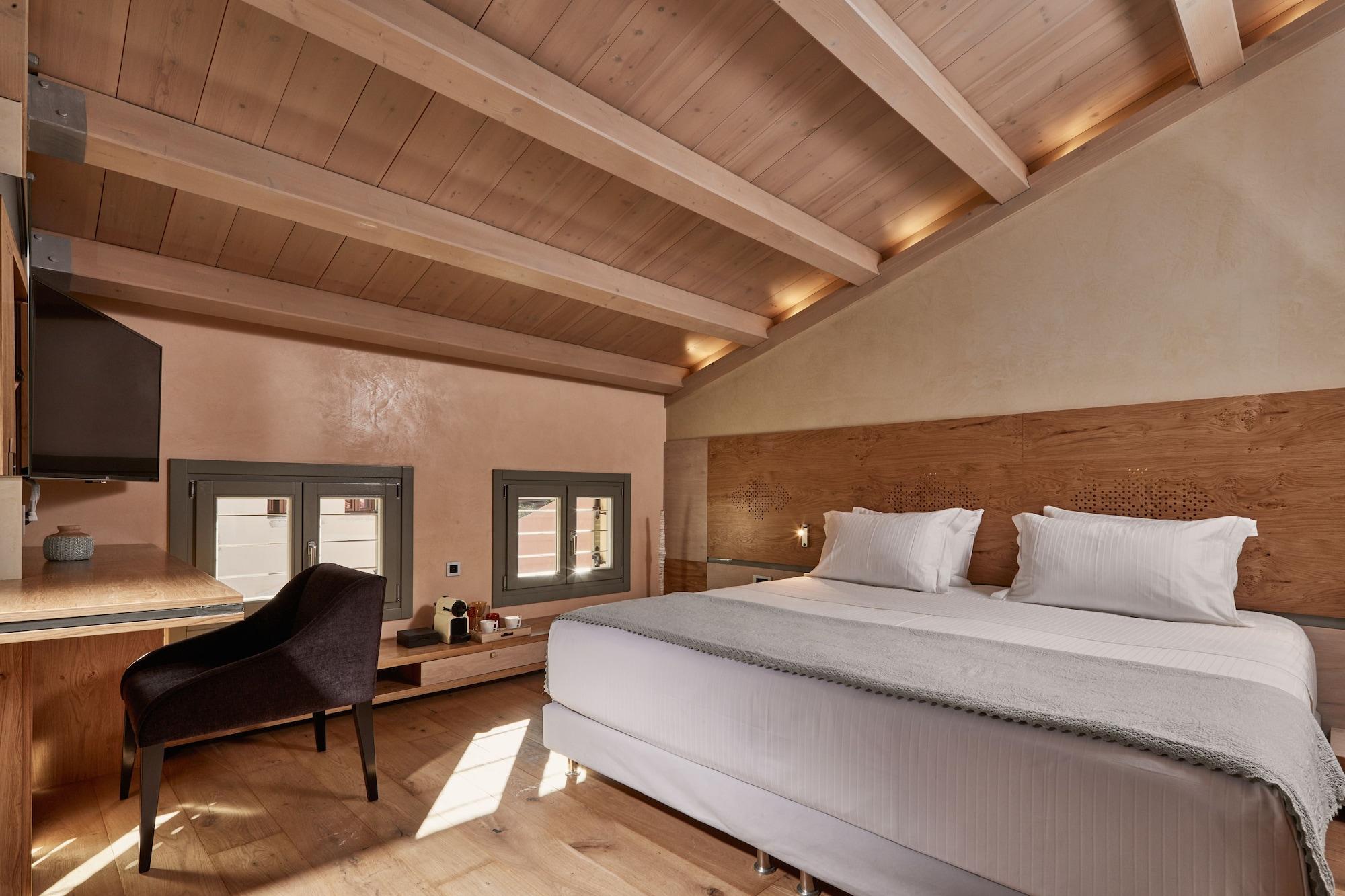 Grand, Master, Harbor, Suite, Sea View, Balcony