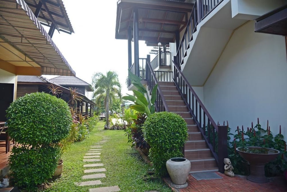 Home At Chan Resort 21/25