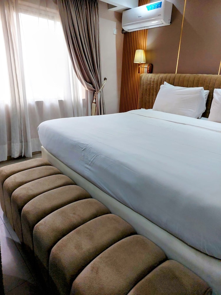 GOLDEN TULIP PORT HARCOURT 35/81