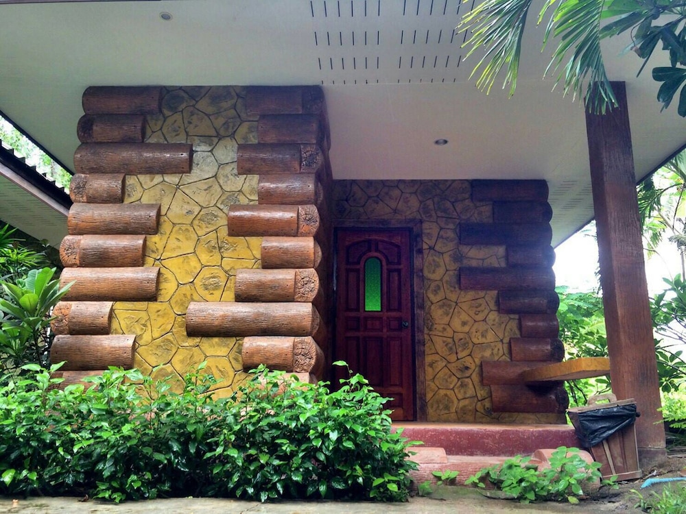 Amphawa Club 3/57