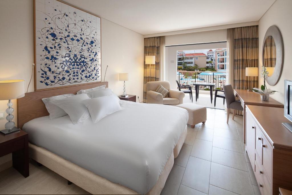 Room at Hilton Vilamoura As Cascatas Golf Resort & Spa, LOULE