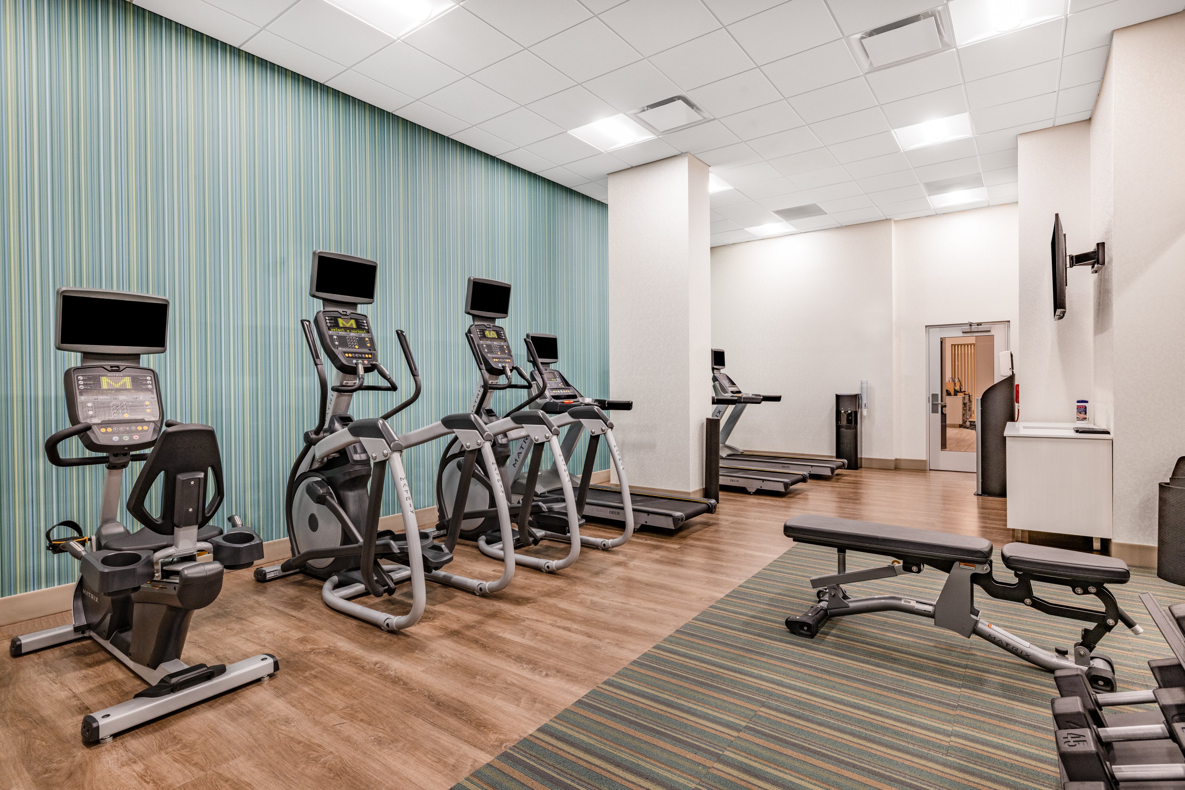 Holiday Inn Express & Suites Lincoln Downtown 41/55