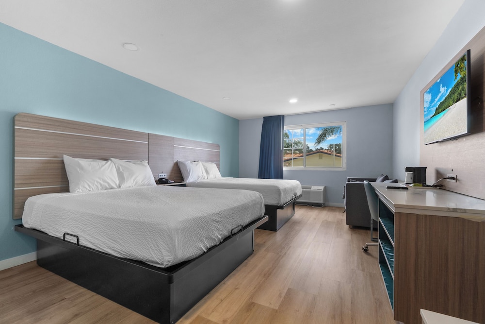 Room, 2 Queen Beds