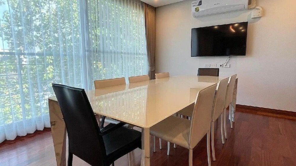 ViVi Avenue Thonglor 28/36