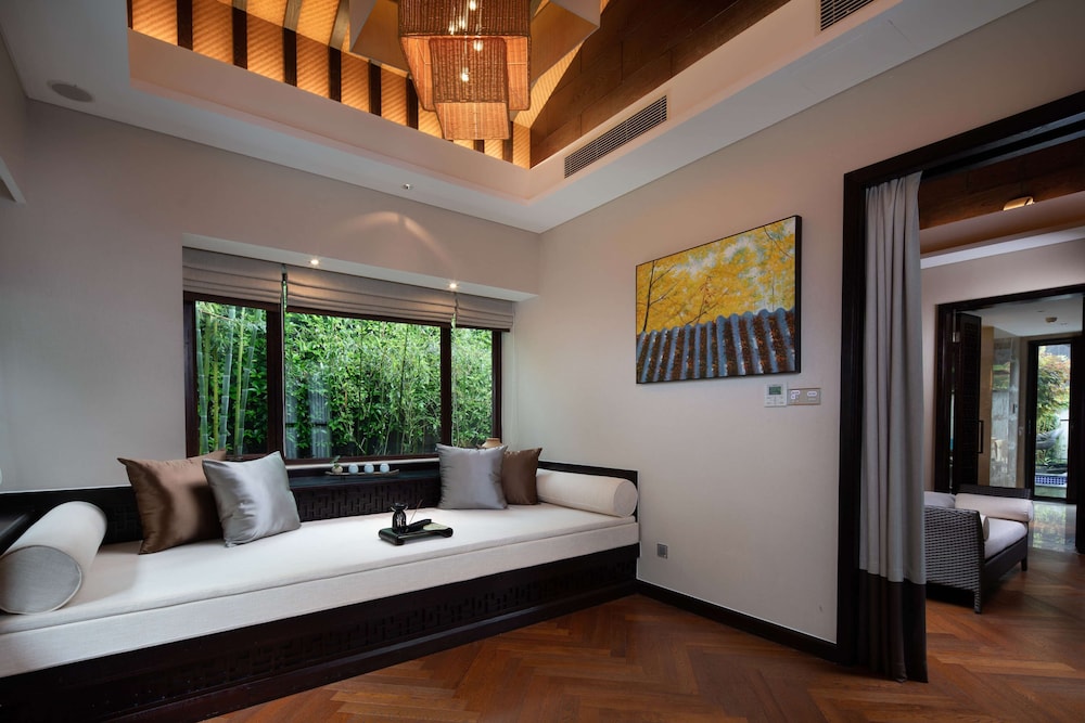 Banyan Tree Tengchong 65/81