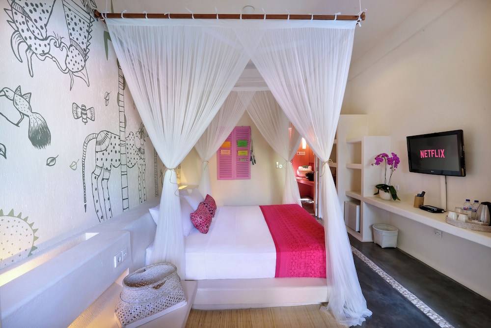 PinkCoco Uluwatu - Constant Surprises & for Cool Adults Only 21/50