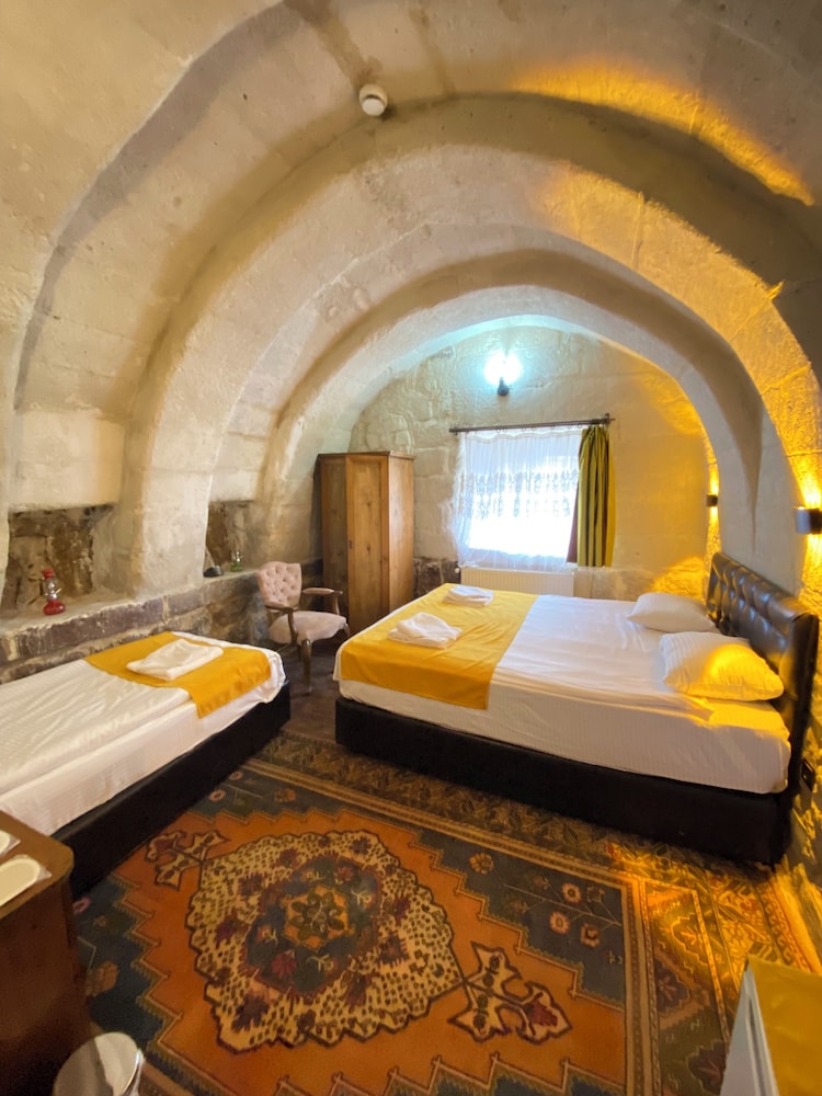 Amor Cave House 36/50