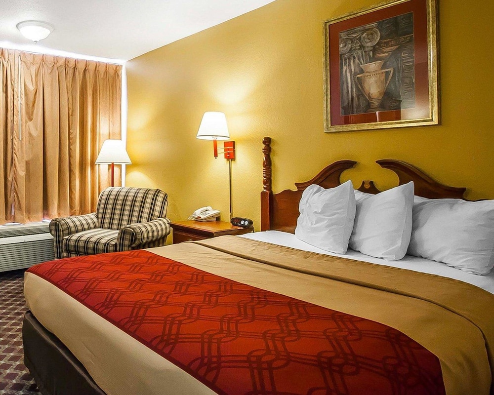 Econo Lodge Dyersburg I-155 16/27