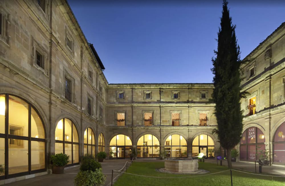 Real Colegiata San Isidoro Hotel 65/72