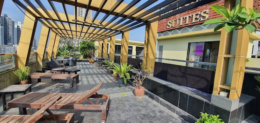 Palette Bella B All Suites Bangkok Hotel 33/57