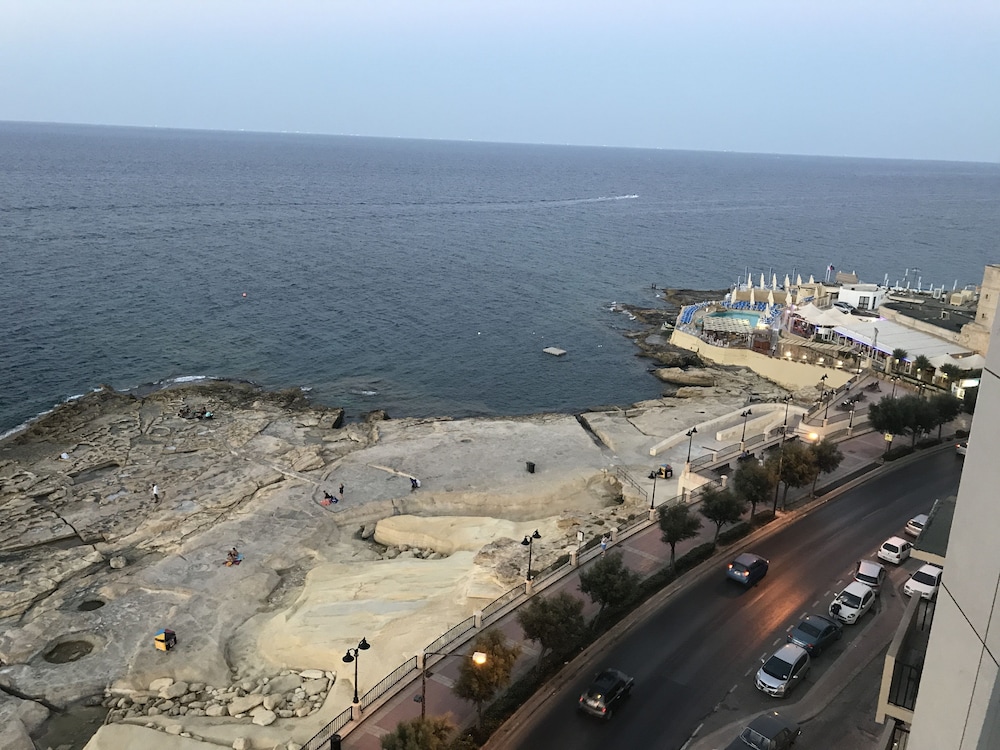 Windsor Hotel Sliema 47/51