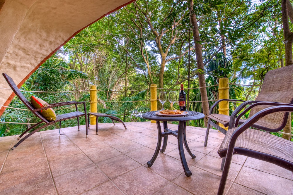 Ylang Ylang Beach Resort 70/78