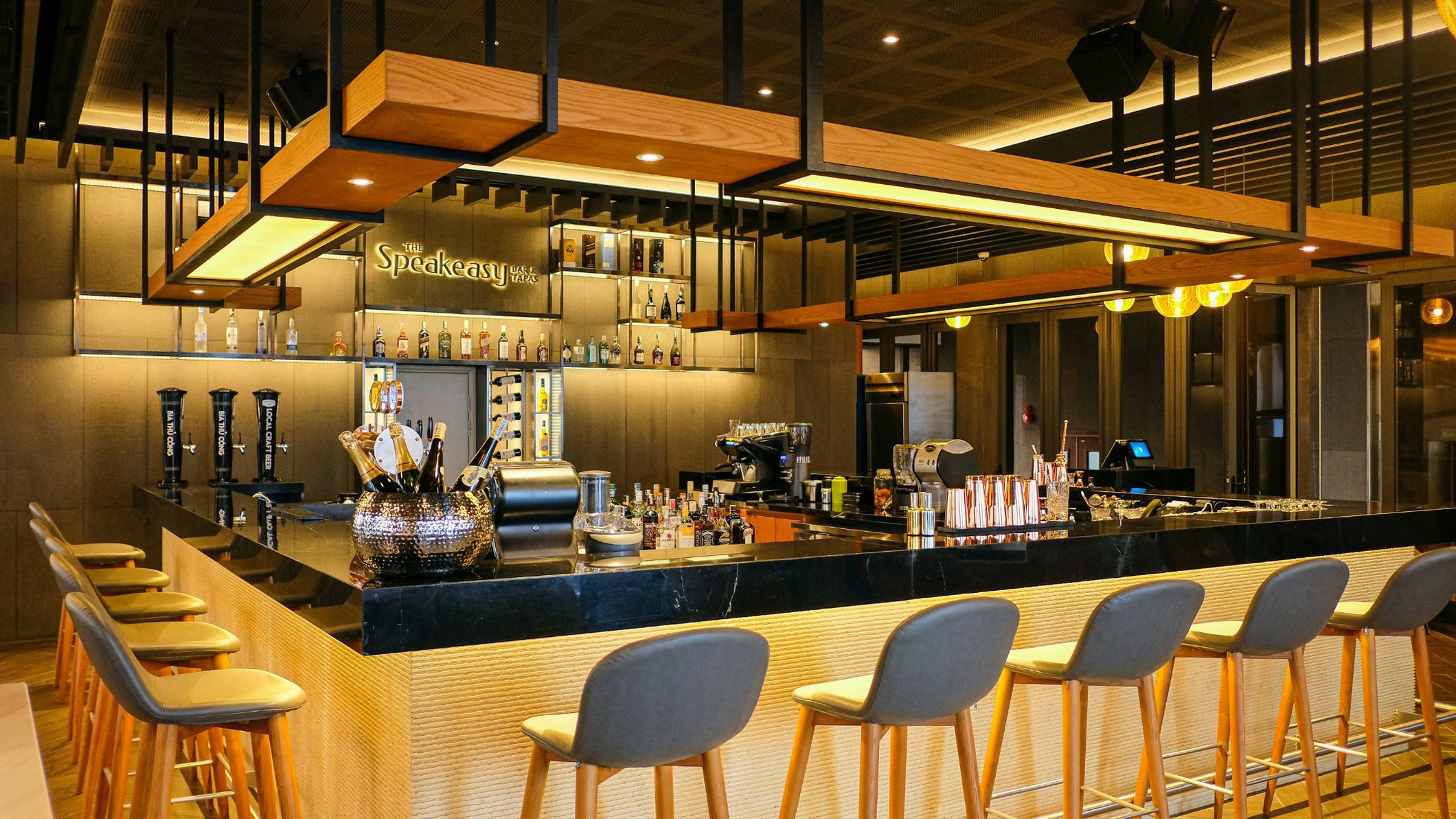 Prince Hotel Da Nang 56/75