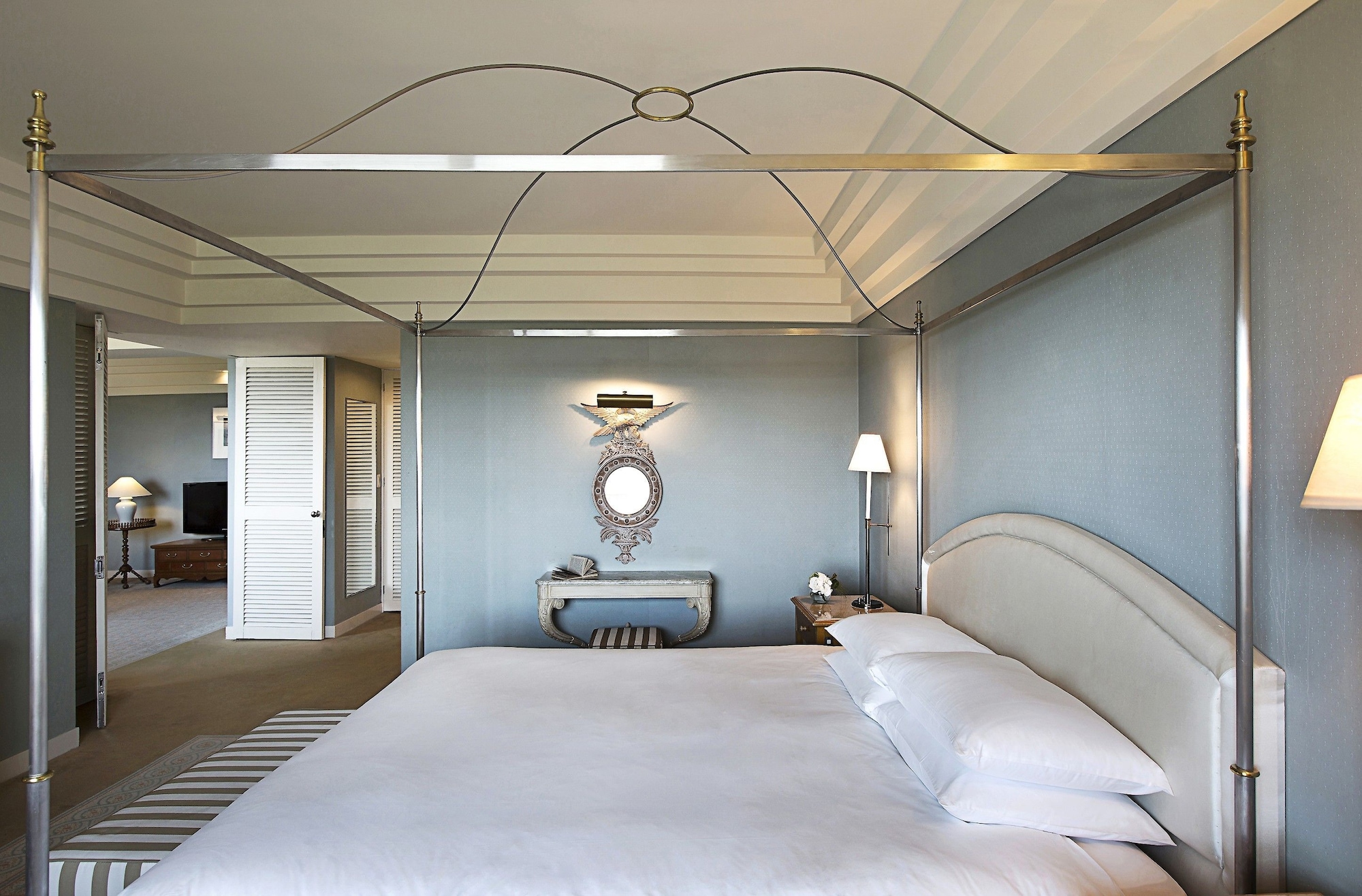 Mountain, Suite, Queen Bed, Corner