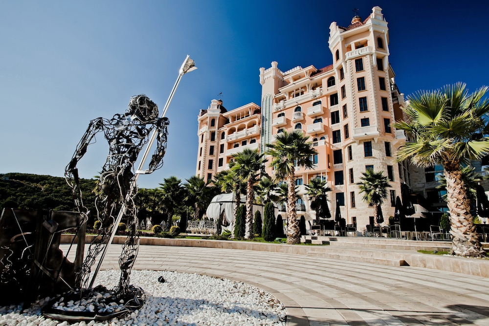 Royal Castle Design and Spa Hotel 45/50