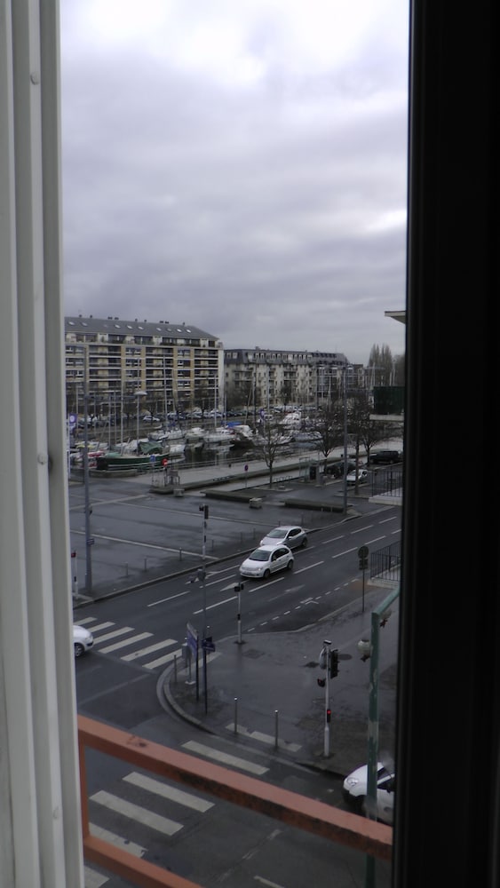 L Univers Hotel 27/41