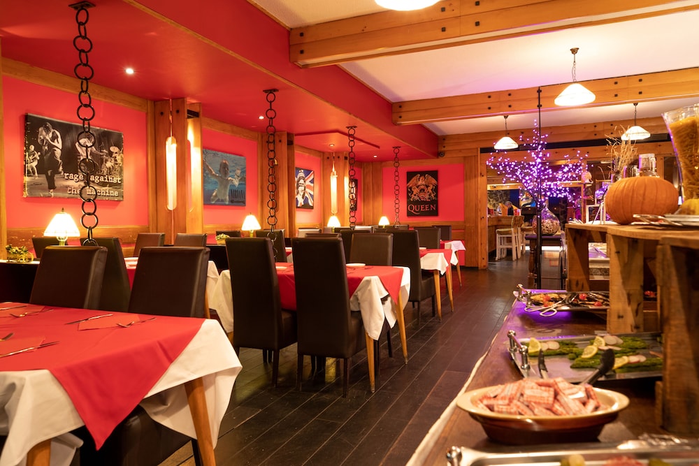 restaurant cafeteria