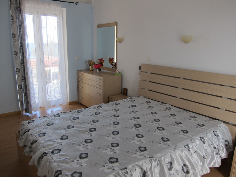 Baladinos Apartments 14/100