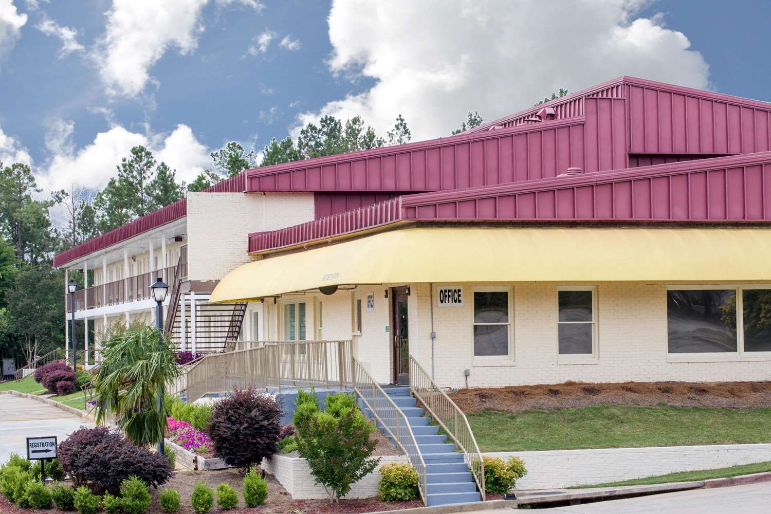 Red dot inn Milledgeville in MILLEDGEVILLE - GA