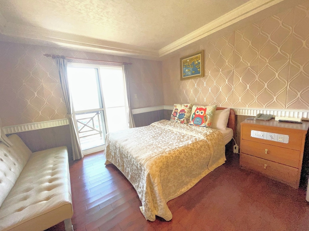 Emmanuel Farmhouse 20/56