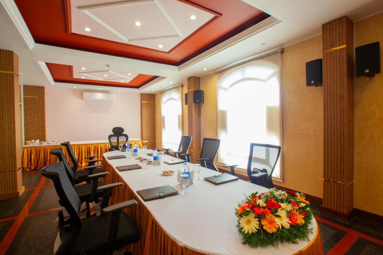 HOLIDAY HOTEL CHERAI 23/28