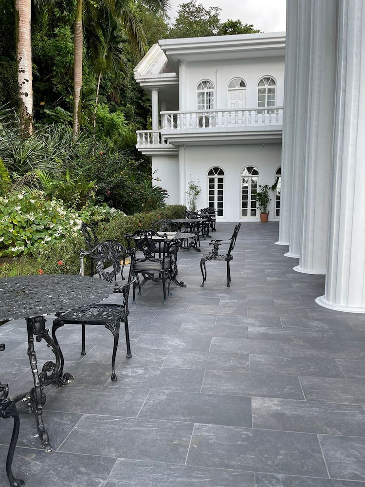 Jamaica Palace Hotel 57/66