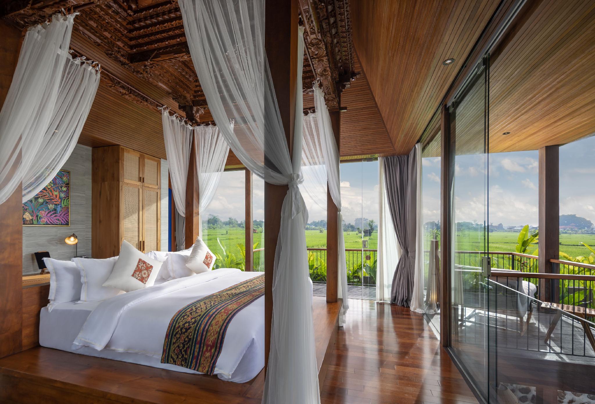 Pool, Prestige, Villa, King Bed, Garden View
