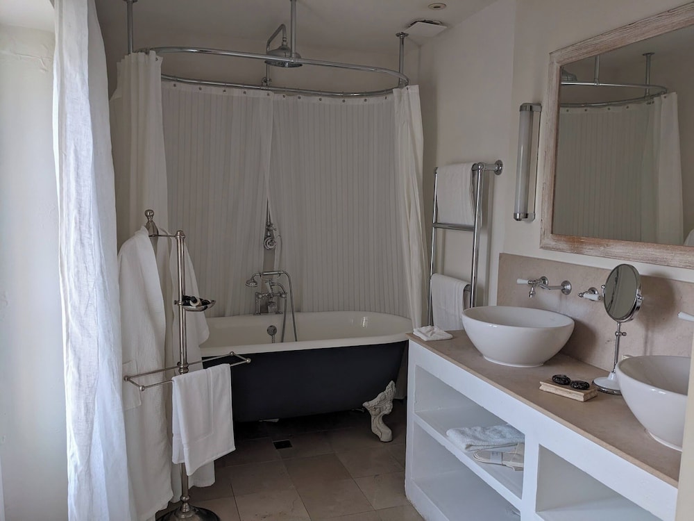 Pastis Hotel Saint-Tropez 40/43