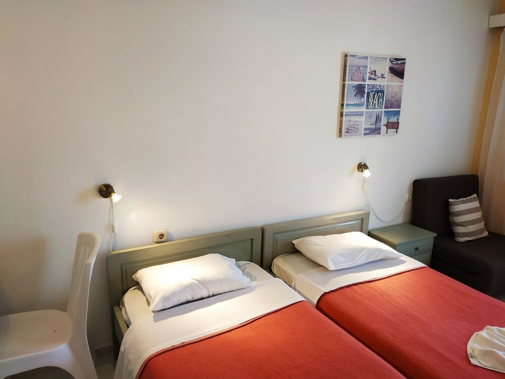 Renia Hotel 26/60