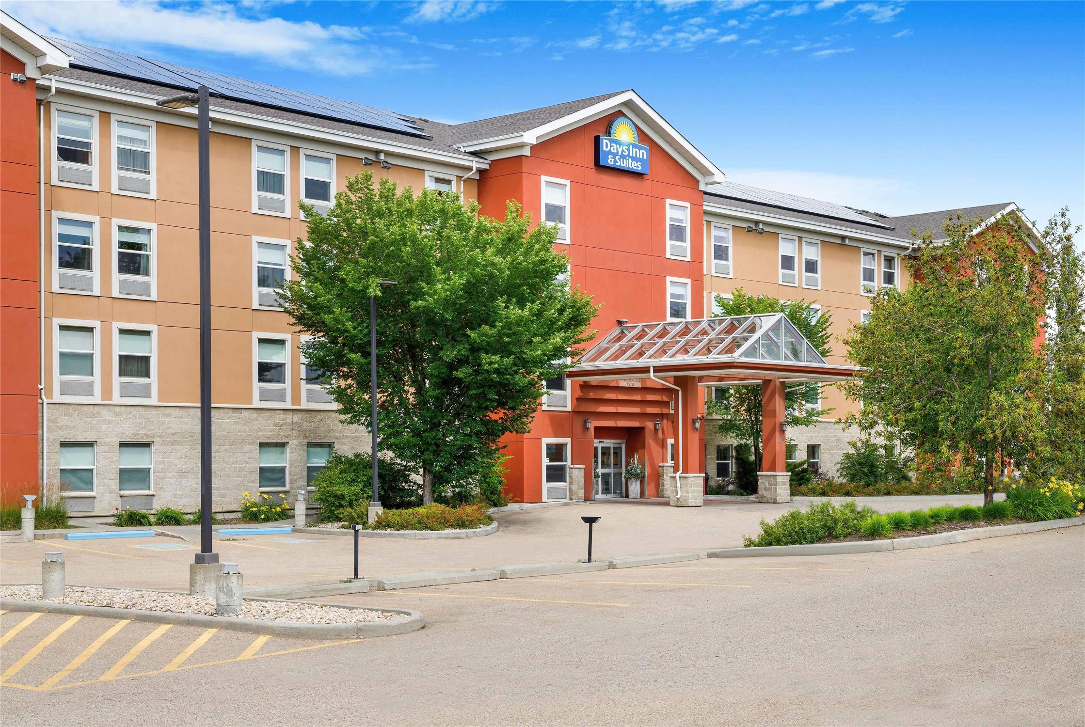 Days Inn & Suites By Wyndham Sherwood Park Edmonton 2/24