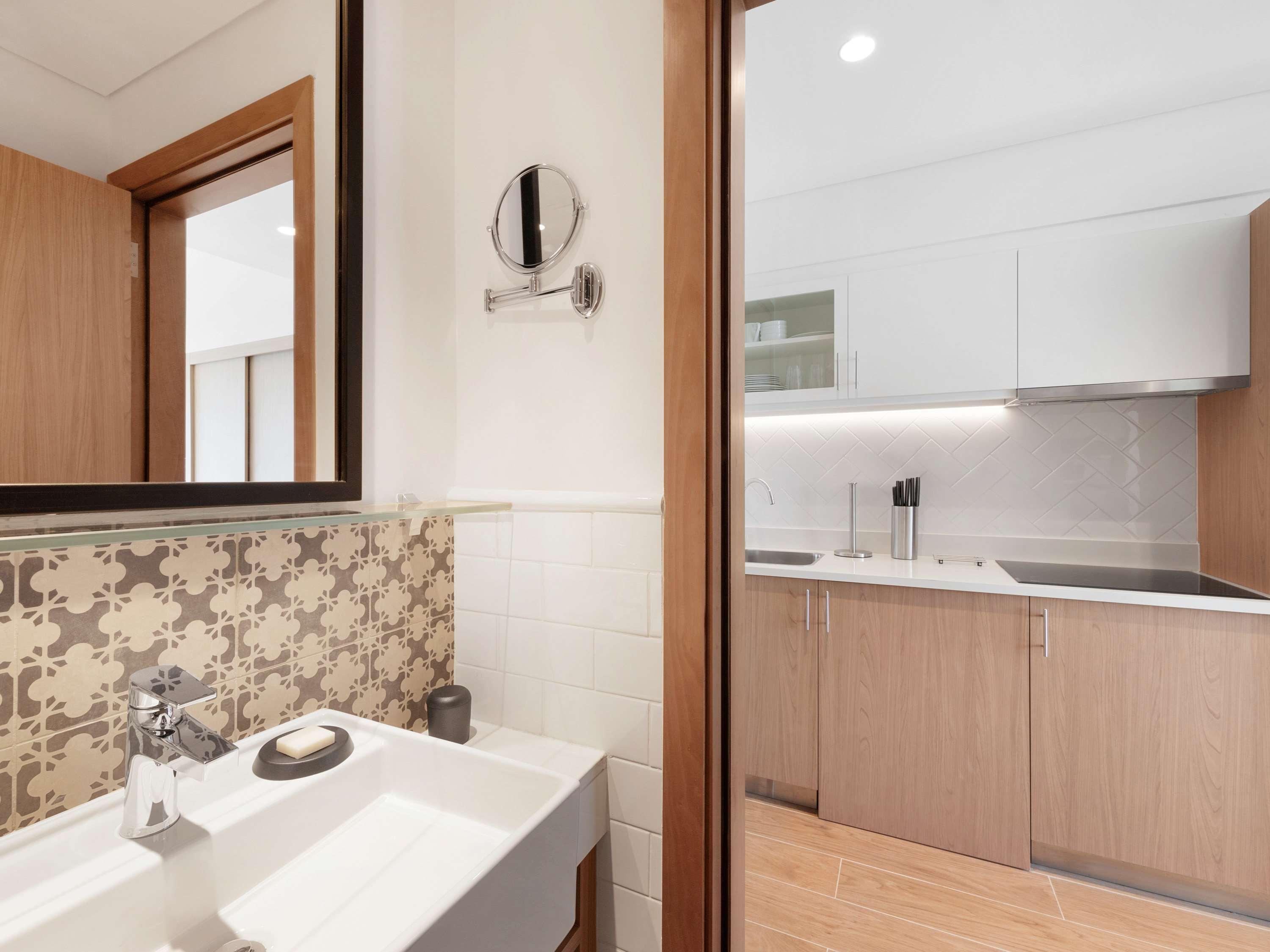 PREMIUM, STUDIO, BALCONY