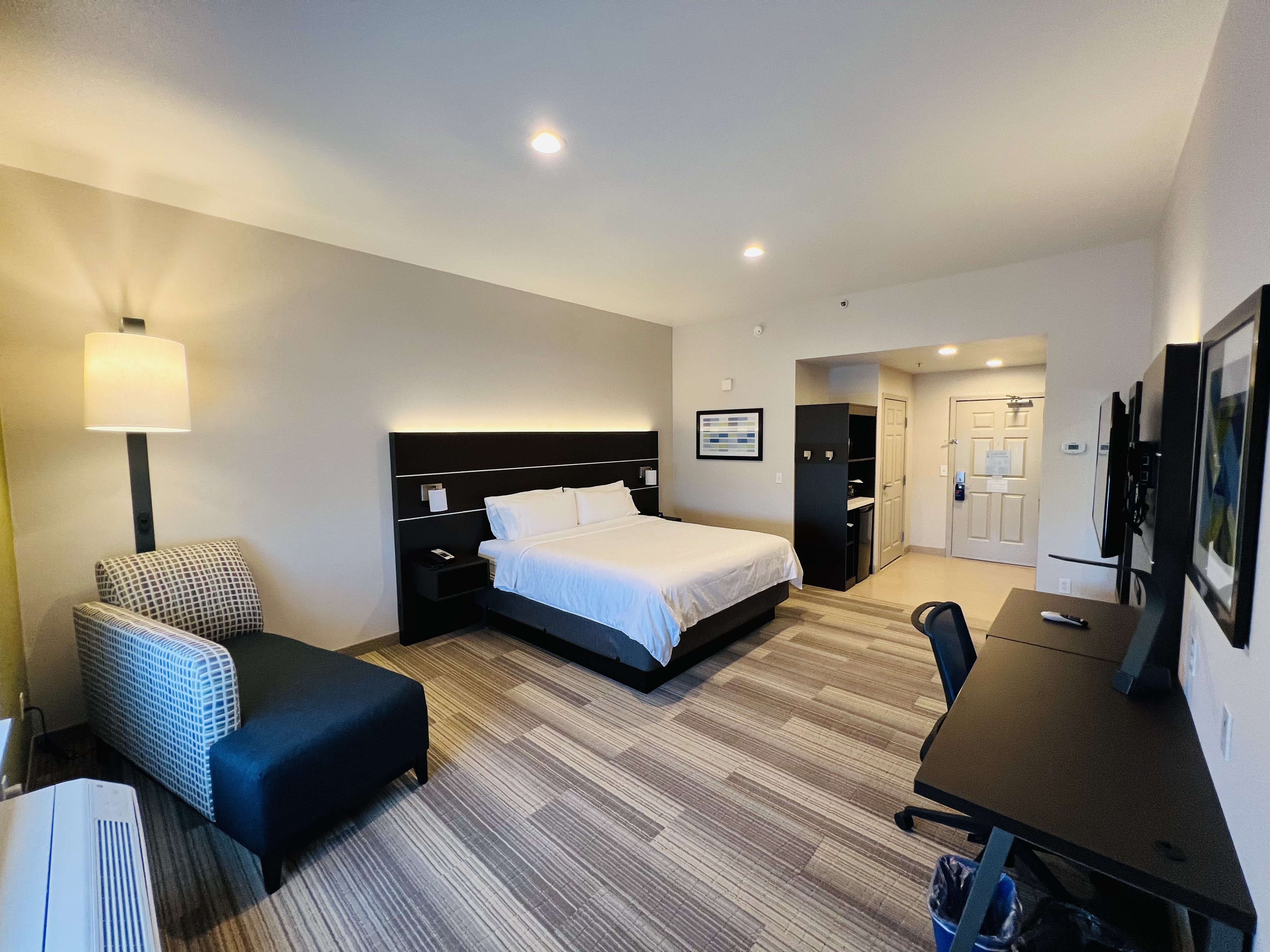 Holiday Inn Express Hotel Suites Salinas 25/69