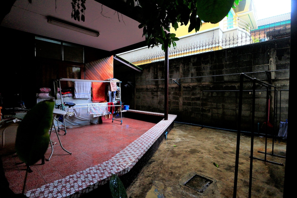 Anurak Guesthouse 9/39