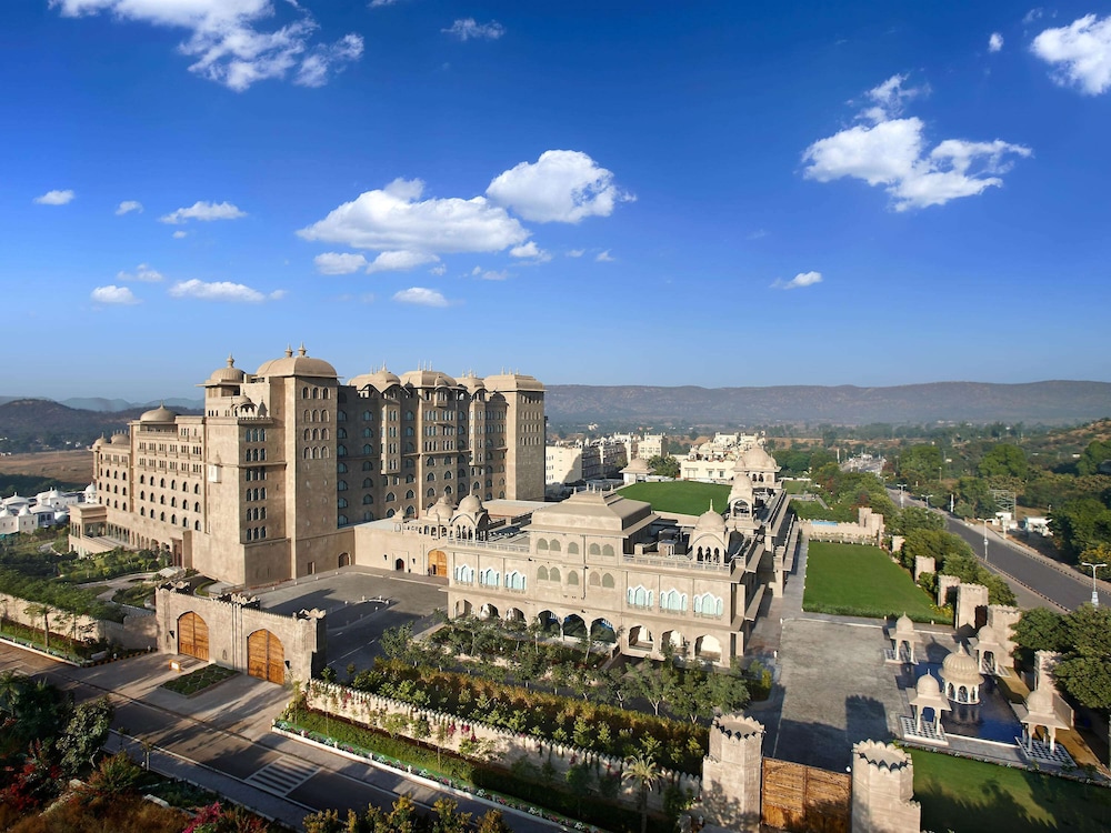 Fairmont Jaipur 48/50
