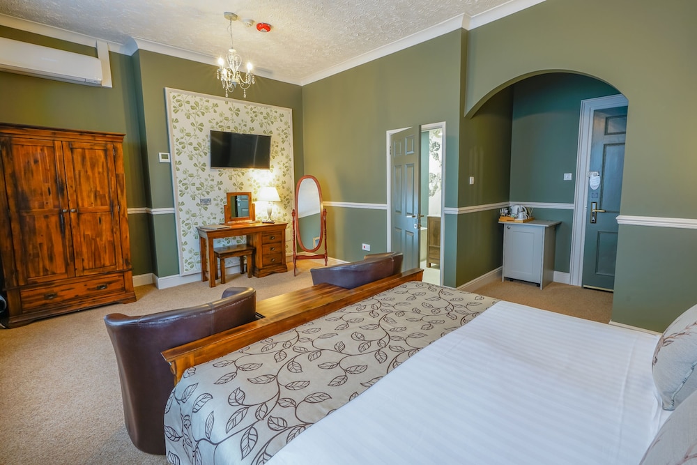 Old Hall Hotel 17/60