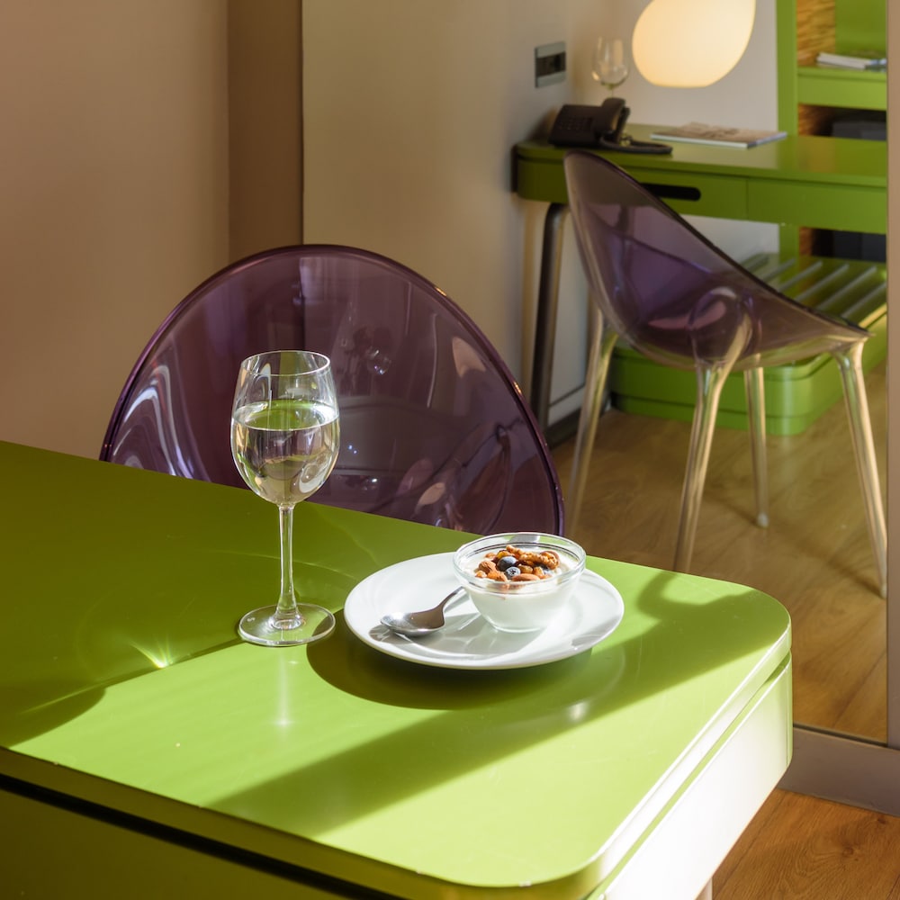 Essence Contemporary Living Hotel 24/50