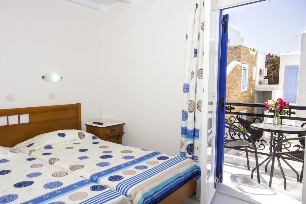 Naxos Holidays 32/64