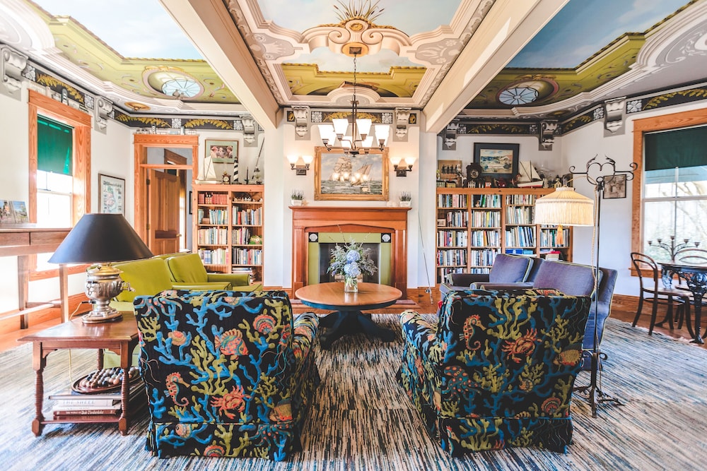Roanoke Island Inn 30/50