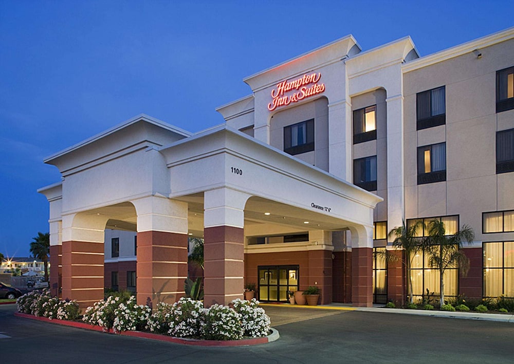 Hampton Inn And Suites Tulare 3/60