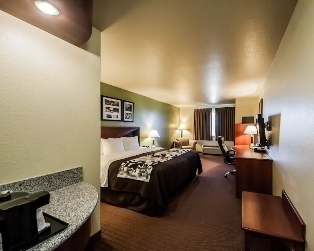 Sleep Inn And Suites Shamrock 37/39