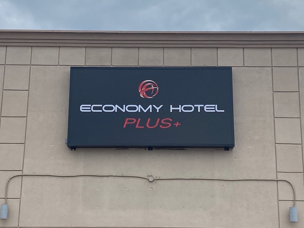 Economy Hotel Plus Wichita photo1