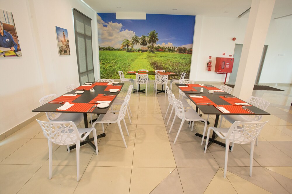 Hotel Adya Express 48/60