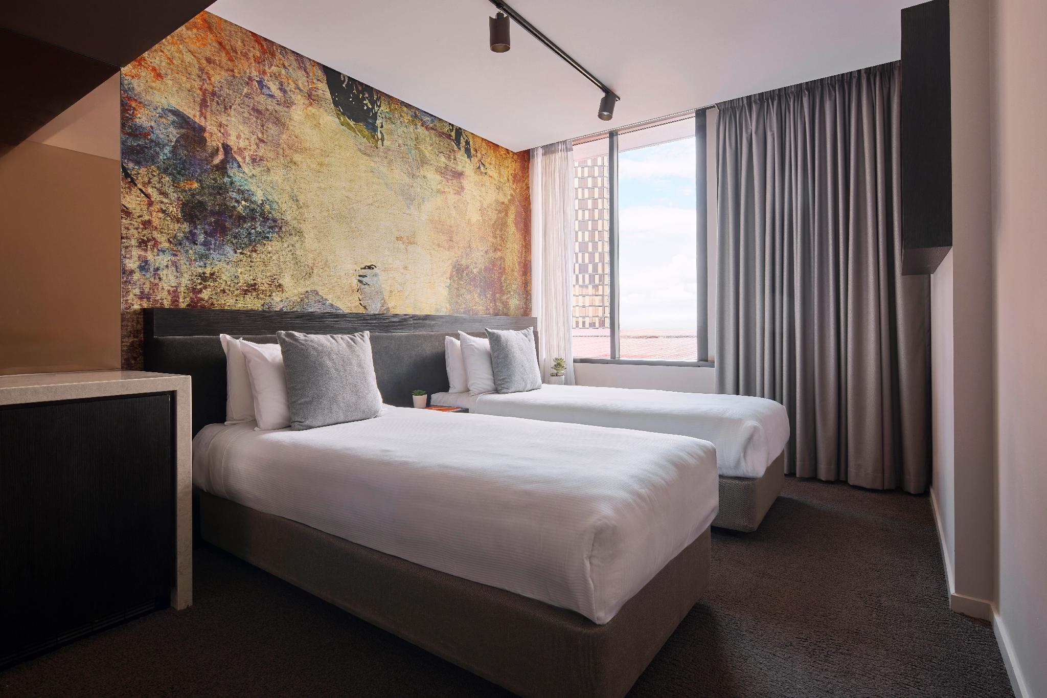 ROOM, KING BED, ACCESSIBLE