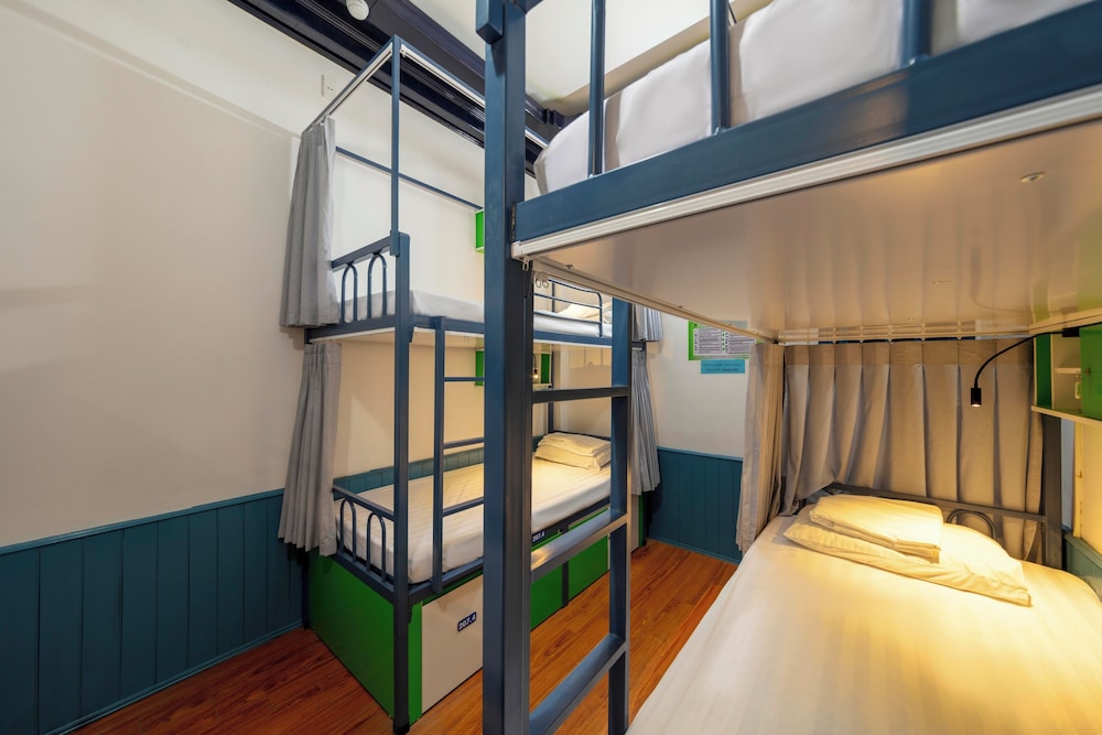 FEMALE DORM, 4 BEDS