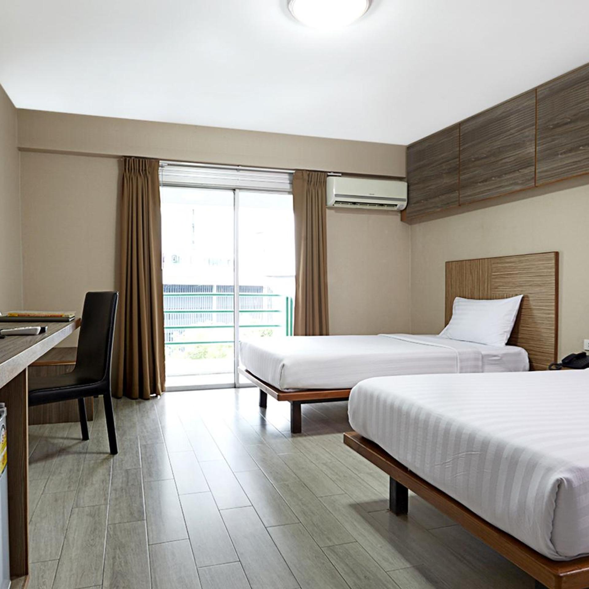 Deluxe, Twin Beds