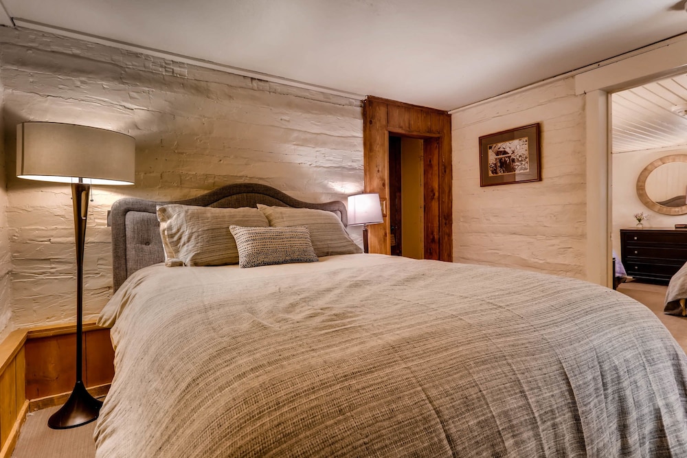 Ski Tip Lodge 20/63