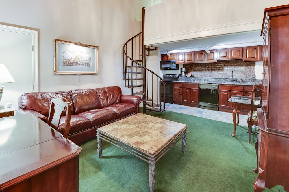 Plaza Suites Downtown New Orleans 26/50