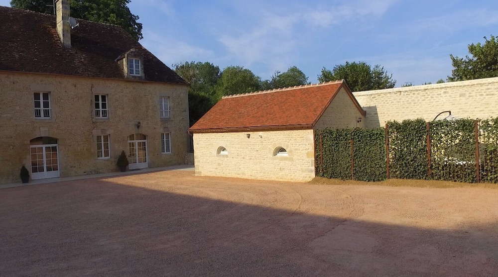 Domaine De La Tour 33/39