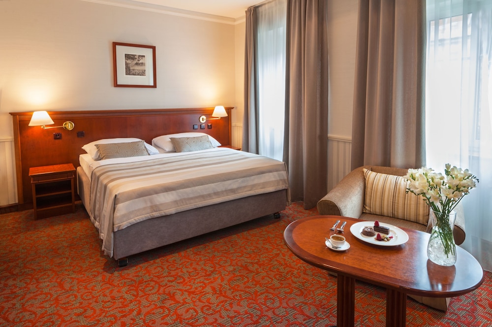 Adria Hotel Prague 14/46