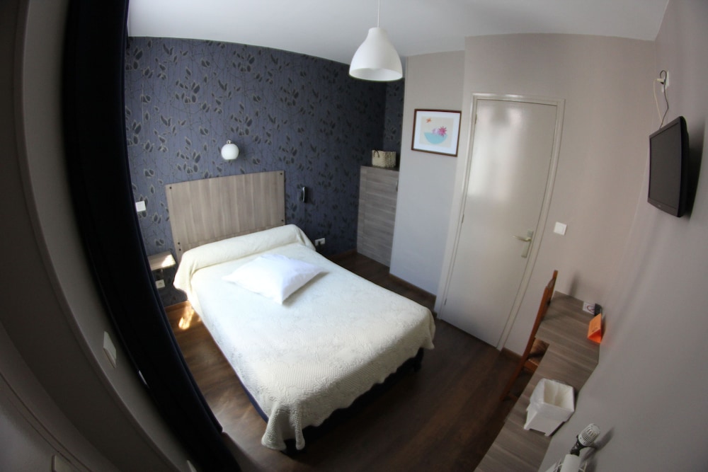 Hotel Des Arts 15/50